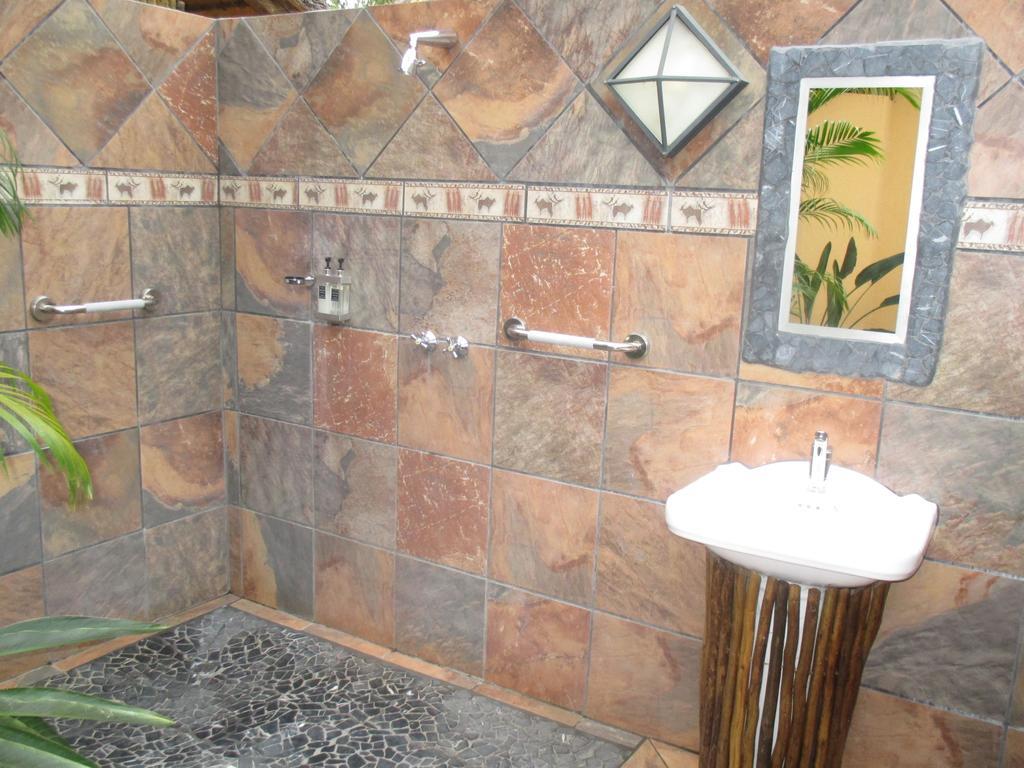 Royal Kruger Lodge Marloth Park Bagian luar foto